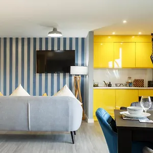  Apartment Brand New Large