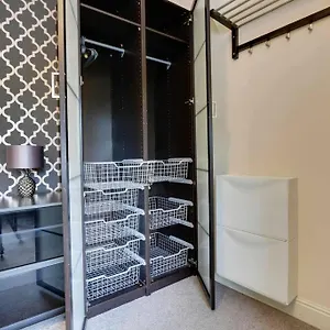  Apartment Modern Studio - Vibrant Abbeydale Rd, Free Parking, Pet Friendly, Netflix